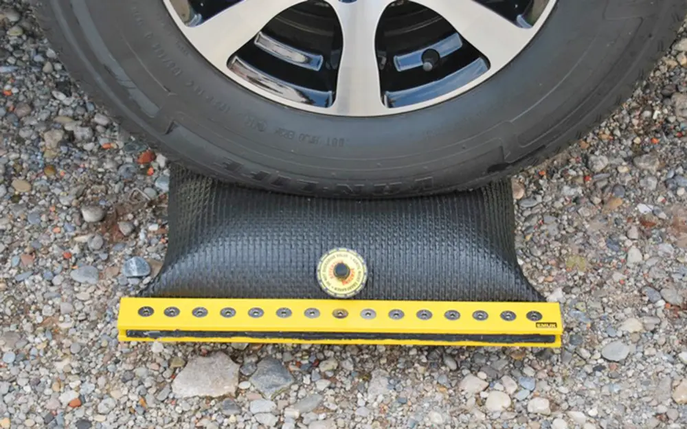 Compra Oggi Stesso Cuscini di sollevamento Emuk Air Lift ad aria compressa per camper e caravan fino a 11 tonnellate
