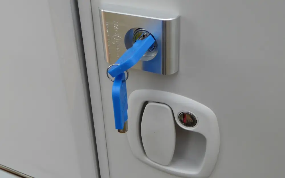 Consegna Rapida Serrature di sicurezza IMC-Créations per porte anteriori, cellula e gavoni per Mercedes Sprinter